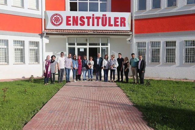 Cumhuriyet Üniversitesi Aile Danışmanı Yetiştiriyor