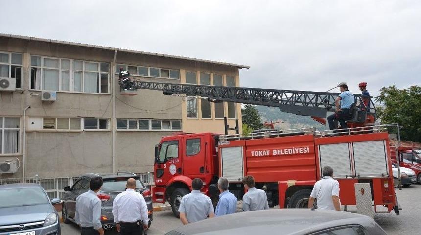 Kırlangı&ccedil; İ&ccedil;in Seferber Olan İtfaiye Ekipleri Olay Yerinden &Uuml;zg&uuml;n Ayrıldı