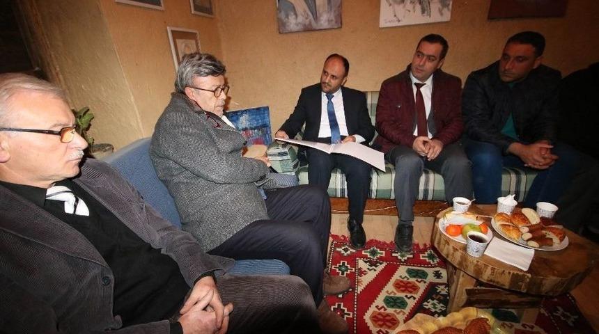 Özaltun, Sonsuz Şükran Köyünde Sanatçılarla Buluştu