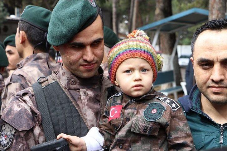 22 Özel Harekatçı Dualarla Sınır Hattına Uğurlandı G1