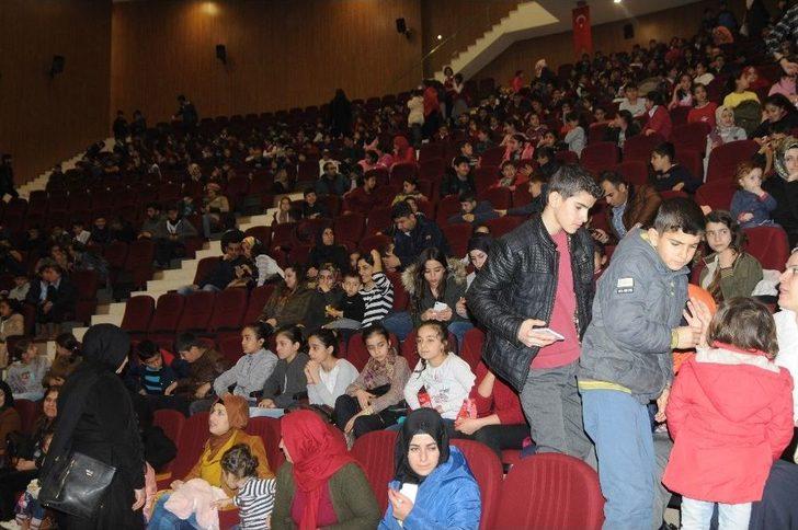 Şırnak’ta Öğrenciler Tiyatroyla Buluştu