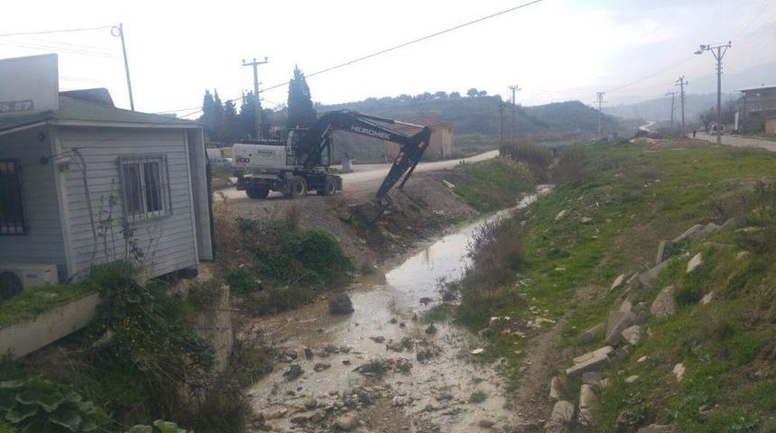 Aşağı&ccedil;obanisa&rsquo;da Dere Temizliği Başladı