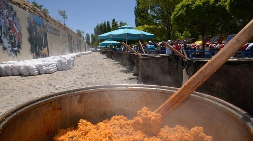 Melikgazi Belediyesi 50 Kazan Etli Pilav İkram Edecek