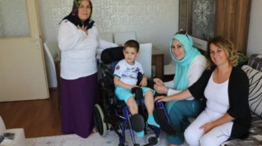 &Ouml;zel Sandalyesine Kavuştu