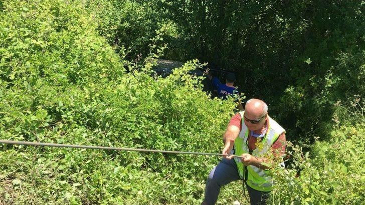 Bartın’da Otomobil Şarampole Uçtu: 2 Ölü, 3 Yaralı G4