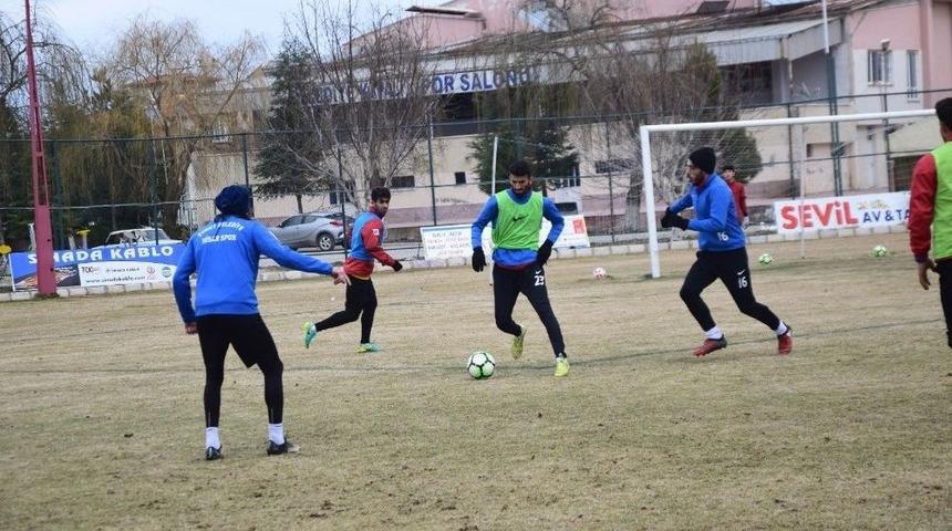 Şuhut Belediye Hisarspor, Yatağanspor Ma&ccedil;ı Hazırlıklarını S&uuml;rd&uuml;r&uuml;yor