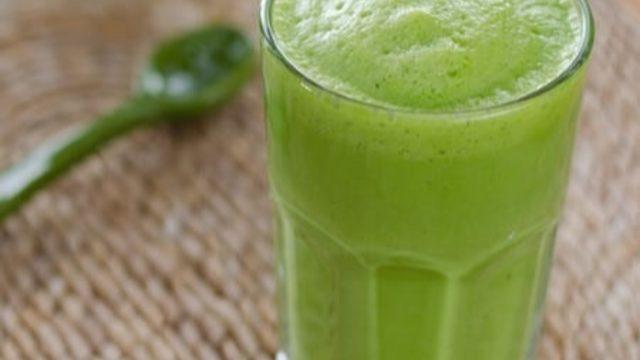 Üç Malzemeli Yeşil Smoothie