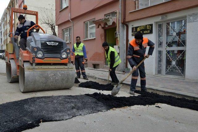 Fen İşleri Müdürlüğü Çalışmalarını Sürdürüyor