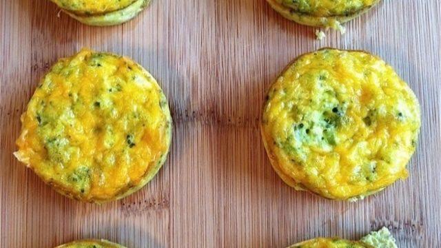 Cheddar Peynirli, Brokolili ve Yumurtalı Muffin