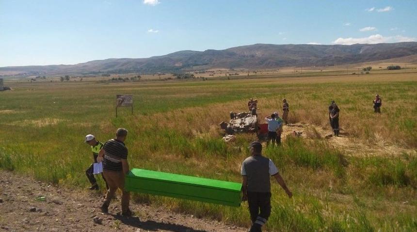 Sivas&rsquo;ta Trafik Kazası 1 &Ouml;l&uuml; 2 Yaralı