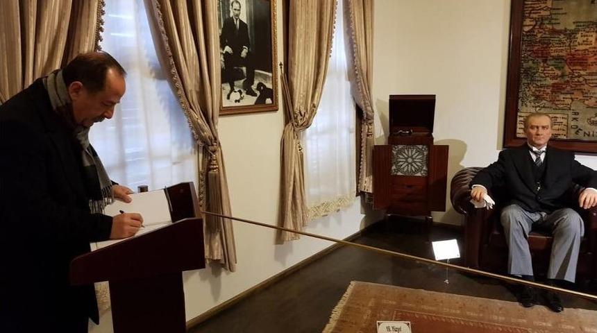 Recep G&uuml;rkan Atat&uuml;rk Evi&rsquo;ni Gezdi