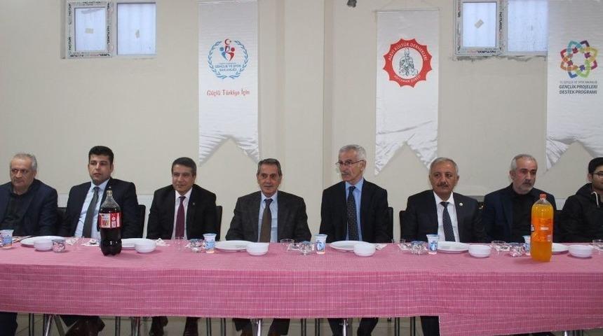 Birlik Ve Beraberlik Vurgusu