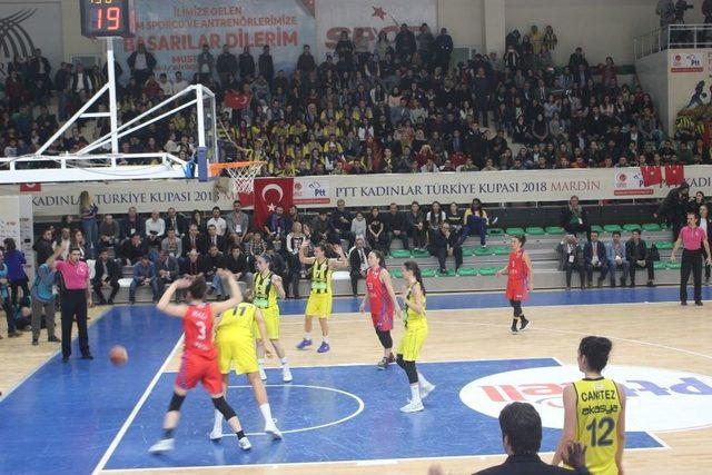 Fenerbahçe Yarı Finalde