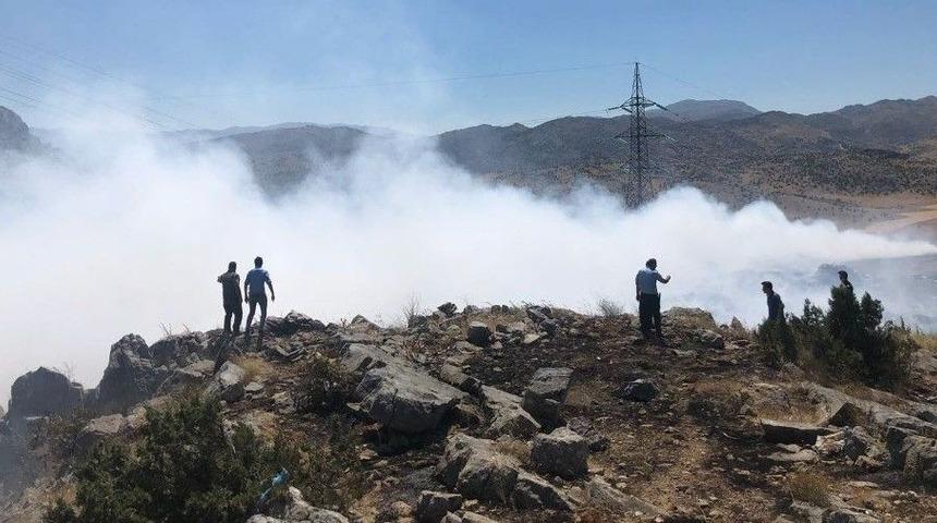 Nurhak&rsquo;ta &Ccedil;&ouml;p Yangını Helikopterle S&ouml;nd&uuml;r&uuml;ld&uuml;