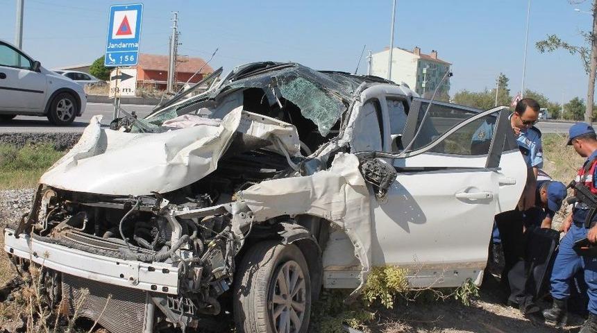 Lastiği Patlayan Otomobil Takla Attı: 1&rsquo;i Ağır 4 Yaralı