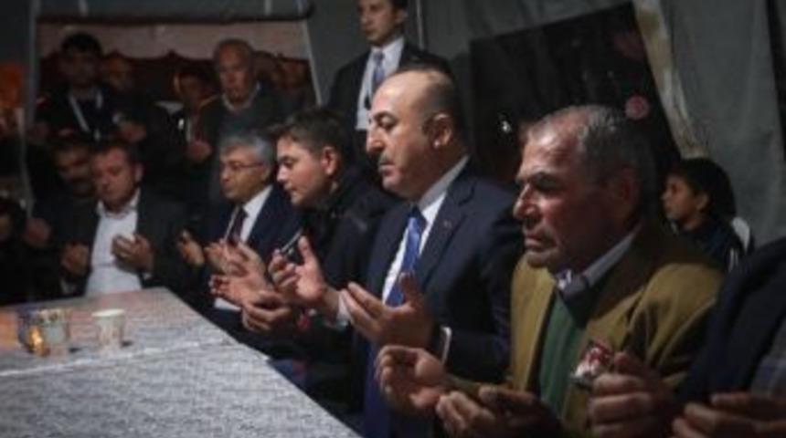 Dışişleri Bakanı Çavuşoğlu, Şehit Evini Ziyaret Etti