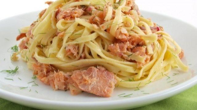 Somonlu ve Kremalı Makarna