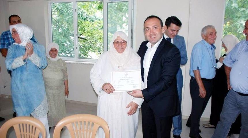 Okuma-yazma &Ouml;ğreneler Sertifikalarını Aldı