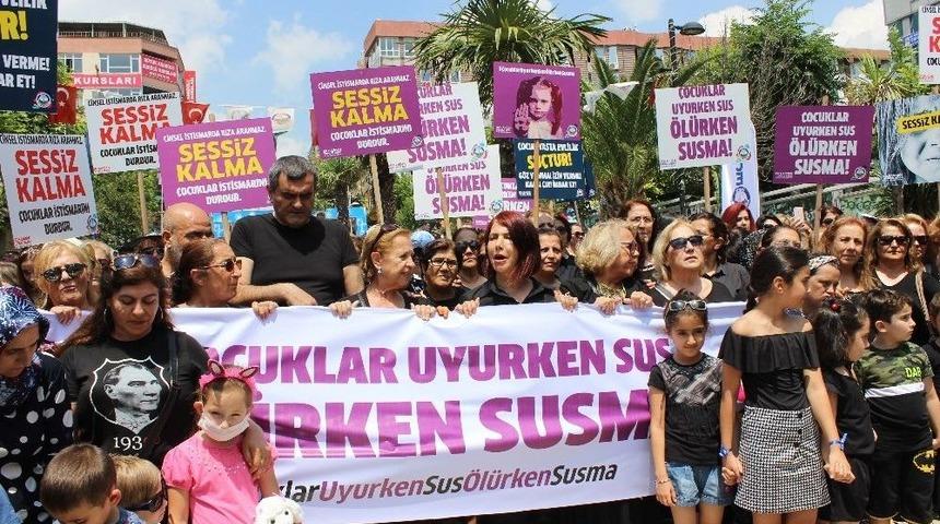 Avcılar&rsquo;da &ldquo;&ccedil;ocuklar Uyurken Sus, &Ouml;ld&uuml;r&uuml;l&uuml;rken Susma&rdquo; Y&uuml;r&uuml;y&uuml;ş&uuml;
