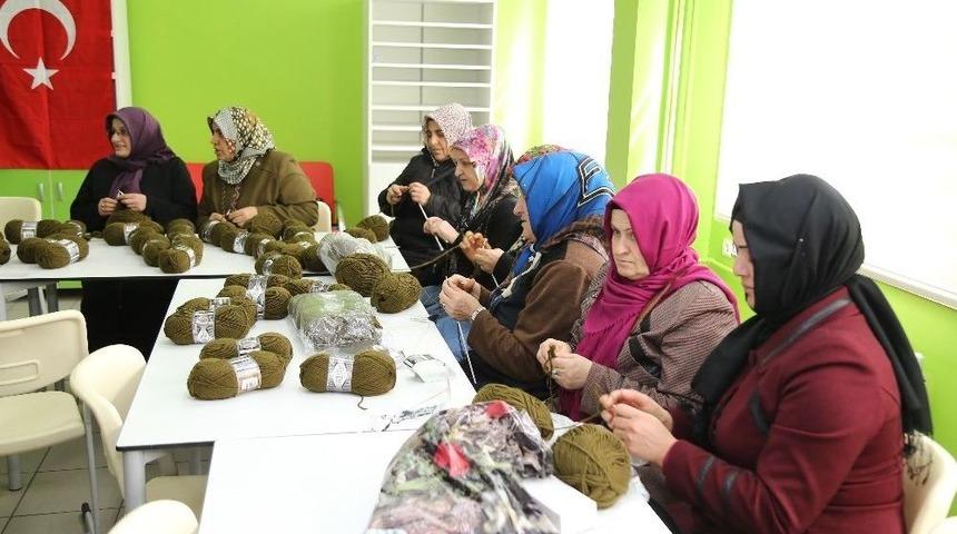 &Ccedil;ayeli&rsquo;nden Zeytin Dalı Harekatı&rsquo;nda G&ouml;rev Yapan Askerlere Bin Atkı