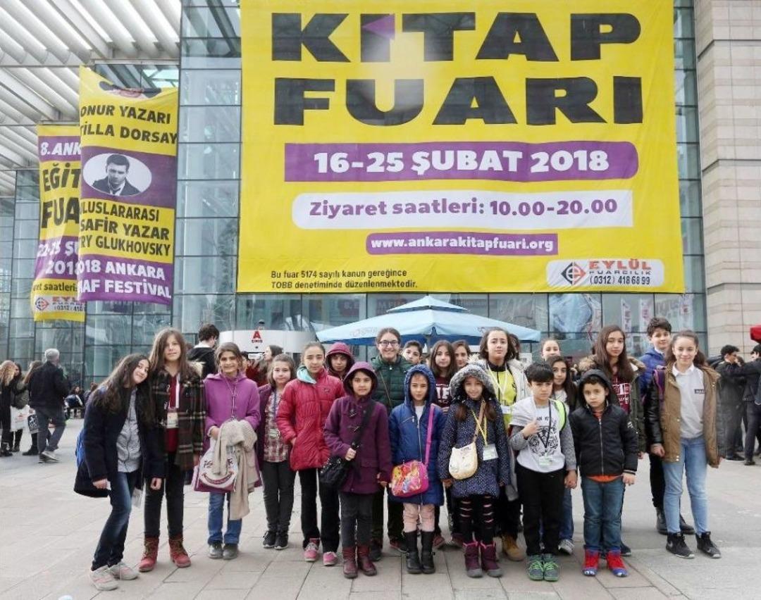 Yenimahalle&rsquo;nin Kitap Kurtları Fuarda Buluştu
