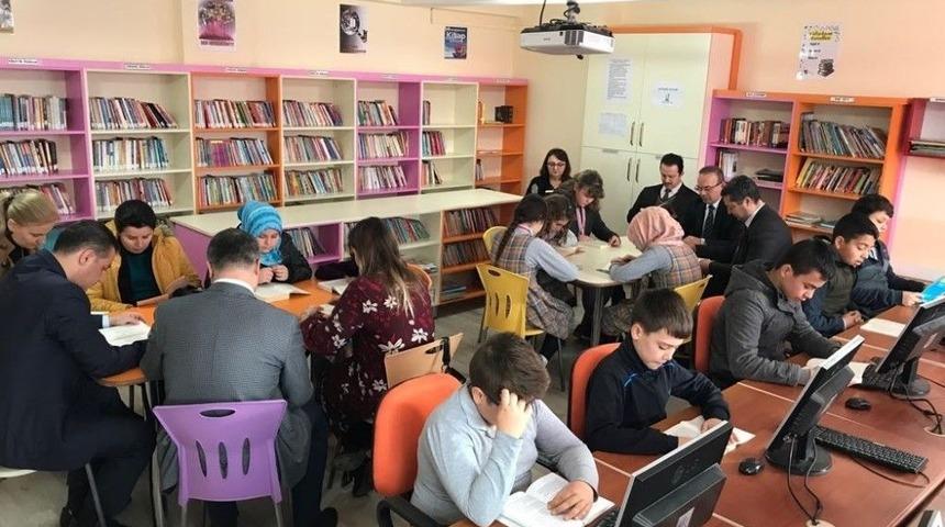 Burhaniye&rsquo;de Projelerle Başarıya Adım Adım