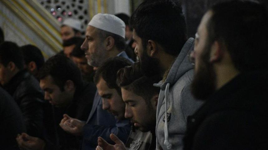 Sabah Namazında Buluşan &Ouml;ğrenciler, Mehmet&ccedil;ik İ&ccedil;in Dua Etti