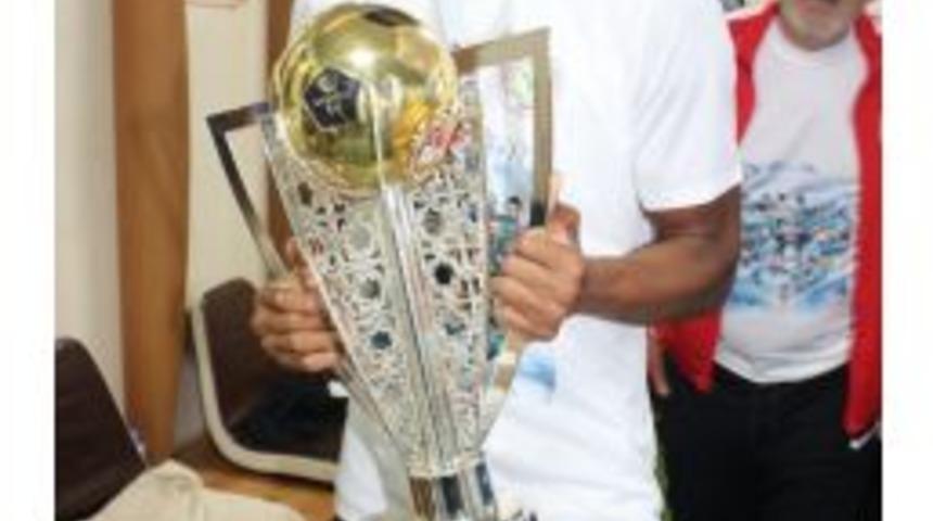 &Ccedil;aykur Rizespor&rsquo;da Leonard Kweuke Belirsizliği Sona Eriyor