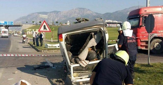 Manisa’da Trafik Kazası: 4 Yaralı