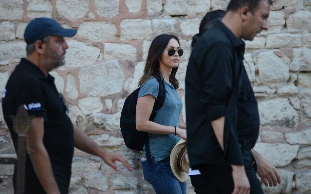(&ouml;zel) Megan Fox Belgesel &Ccedil;ekimi İ&ccedil;in Annesi İle İstanbul&rsquo;a Geldi