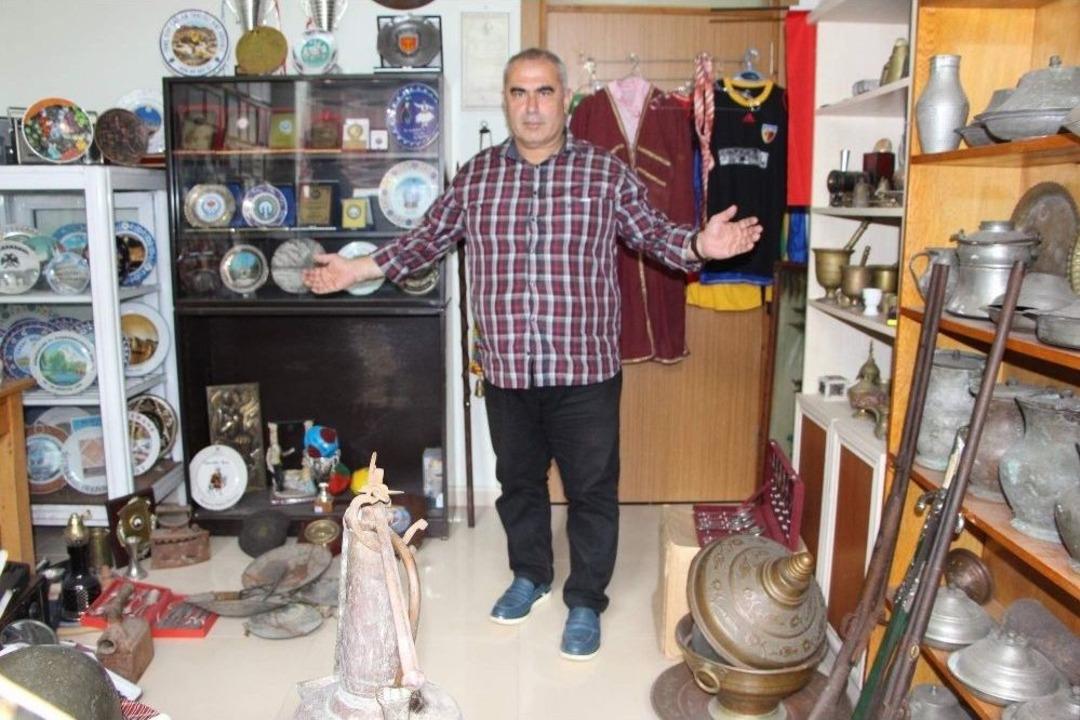 &Ccedil;alışma Odasını M&uuml;zeye &Ccedil;evirdi