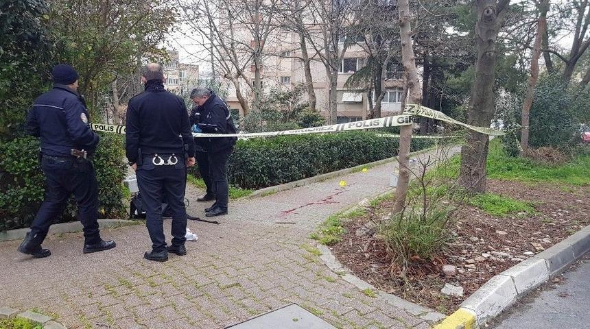 Atak&ouml;y&rsquo;de Sabah Sporu Yapan Şahsa Silahlı Saldırı