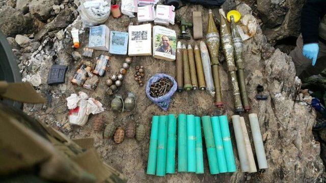 Jandarmadan Ter&ouml;ristlerin Kış &Uuml;slenme Alanlarına Y&ouml;nelik Operasyon 1