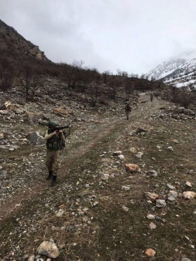 Jandarmadan Ter&ouml;ristlerin Kış &Uuml;slenme Alanlarına Y&ouml;nelik Operasyon 2