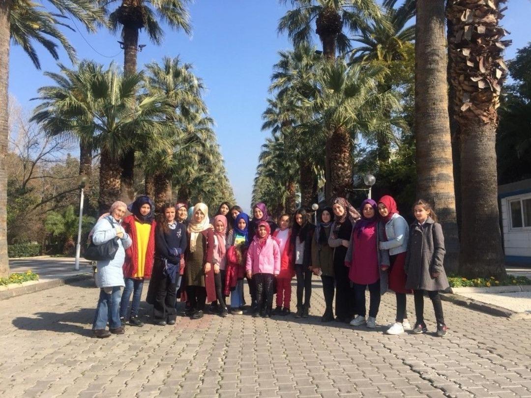 İmam Hatipli &Ouml;ğrencilerden &rsquo;kent Şehrengizleri, İyilik &Ouml;nc&uuml;leri&rsquo; Hareketi