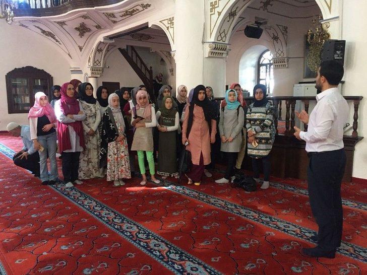 İmam Hatipli Öğrencilerden ’kent Şehrengizleri, İyilik Öncüleri’ Hareketi G2