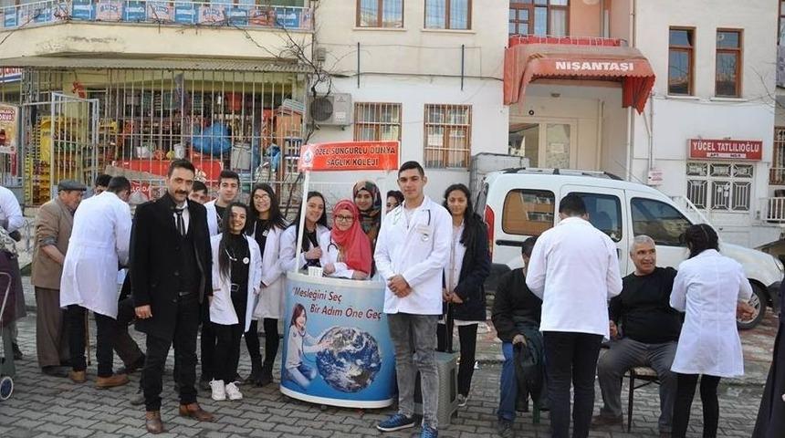 Sungurlu&rsquo;da &Ouml;ğrenciler Halkın Nabzını &Ouml;l&ccedil;t&uuml;