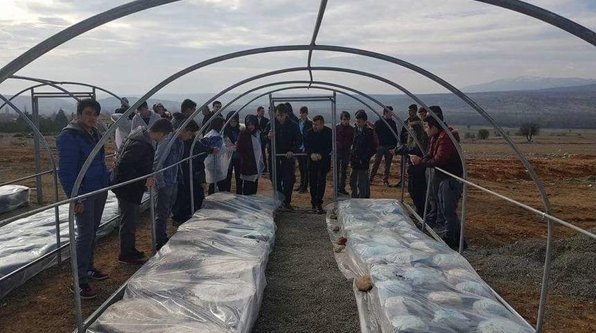Tarım Lisesi &Ouml;ğrencilerine Uygulamalı Eğitim