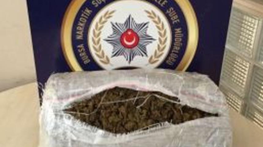 Kovalamaca Sonucu 5 Kilogram Uyuşturucu Madde Ele Geçirildi