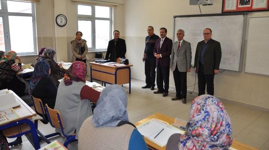 Kaymakam Halim: Simav&rsquo;da Okuma-yazma Bilmeyen Kalmayacak