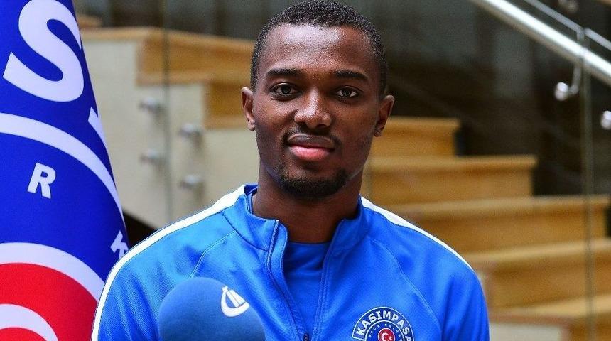 (&ouml;zel Haber) Bernard Mensah: "ceza Sahası İ&ccedil;erisinde Kendimi Yere Atan Bir Futbolcu Değilim"