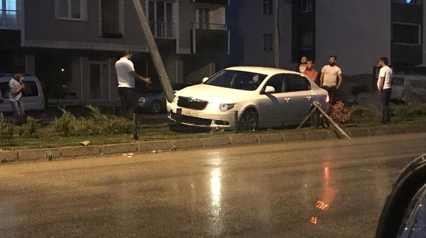 Horasan&rsquo;da Otomobil Orta Ref&uuml;je &Ccedil;ıktı