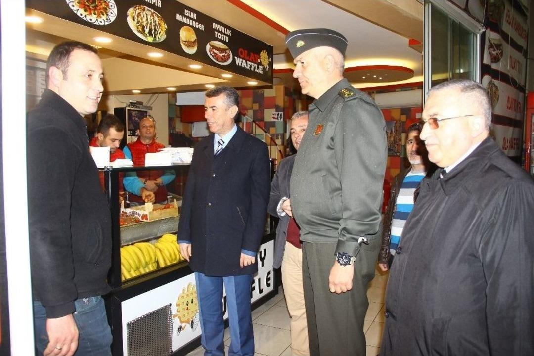 İş&ccedil;i G&uuml;ndeliğini, Esnaf Cirosunu Mehmet&ccedil;ik İ&ccedil;in Bağışladı