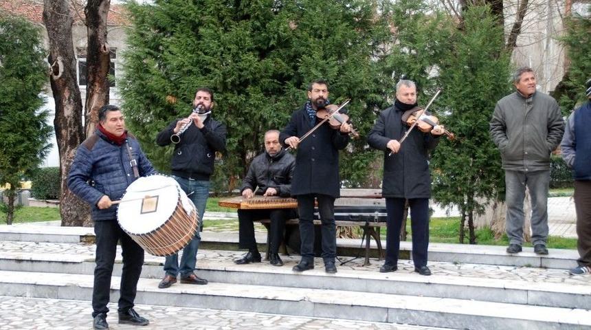 Edirne&rsquo;de Davullu Zurnalı Kan Bağışı