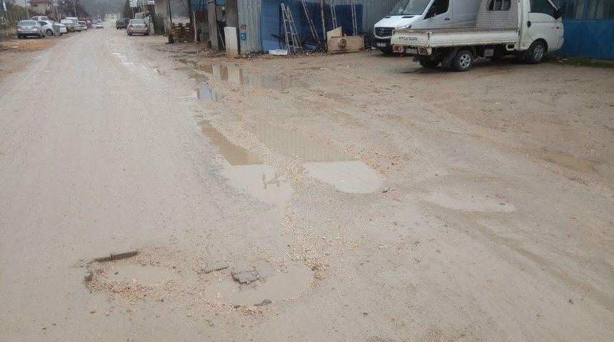 Bilecik&rsquo;te K&uuml;&ccedil;&uuml;k Sanayi Sitesi Esnafı Yol Mağduru