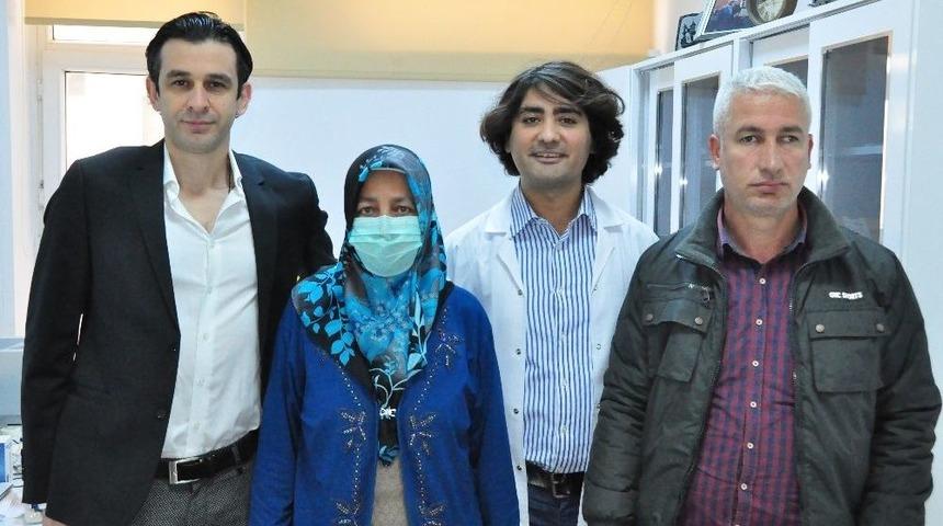 Karın Ağrısıyla Geldi Ameliyatla &Ccedil;ift Apendiksi Olduğu Ortaya &Ccedil;ıktı