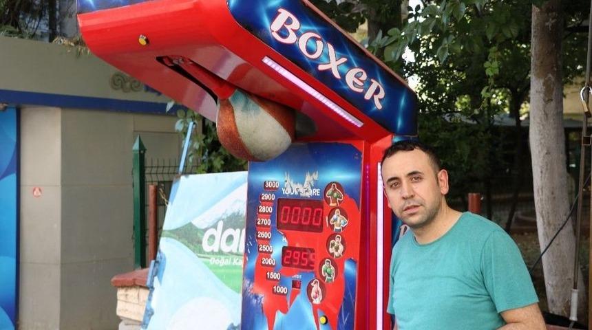(&ouml;zel) Stres Atmanın Yeni Yolu &lsquo;boks Makinesi&rsquo;