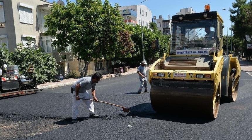 Muratpaşa Belediyesi, Asfalt &Ccedil;alışmalarına Devam Ediyor