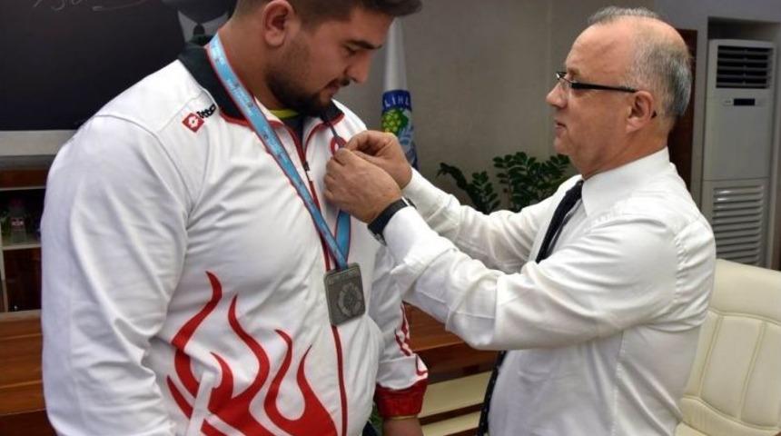 Başkan Kayda, T&uuml;rkiye İkincisi Judocuyu Altınla &Ouml;d&uuml;llendirdi