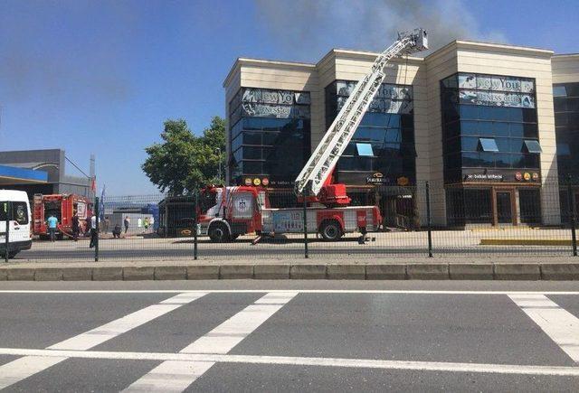 İş Yerinin Bacası Alev Alev Yandı